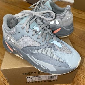Like new Yeezy Boost 700 x Adidas Inertia - size 5